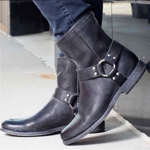 Frye Shoes - Frye Phillip Harness black short O ring leather boots, size 9 B